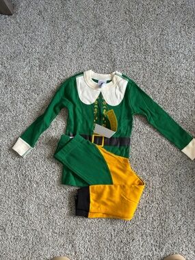 Hanna Andersson Green and Yellow Kids Elf Pajama Set